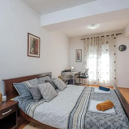 Cozy Central Escape *